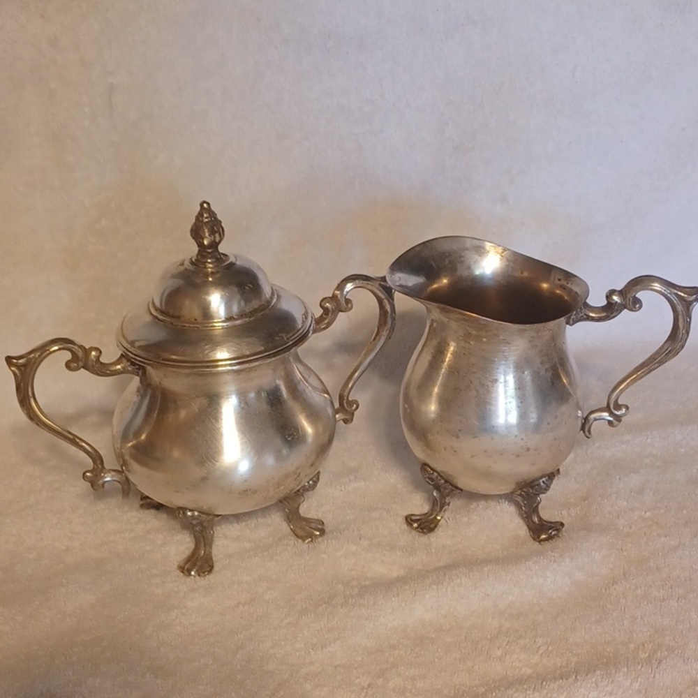 Silverplated sugar bowl and cream pitcher silver plated service